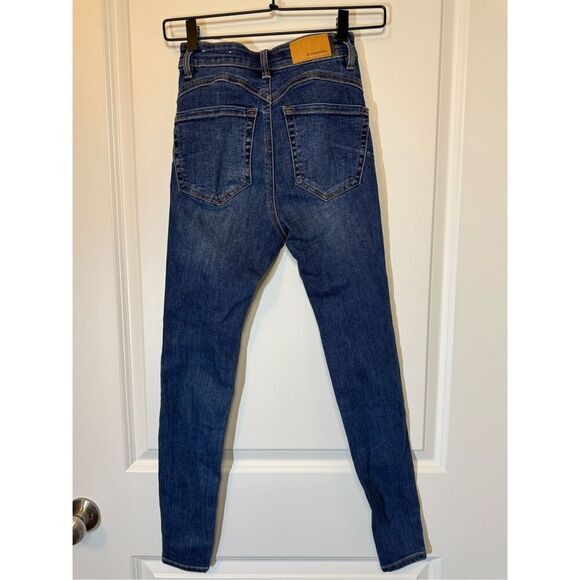 Jeans - Picture 9 of 15